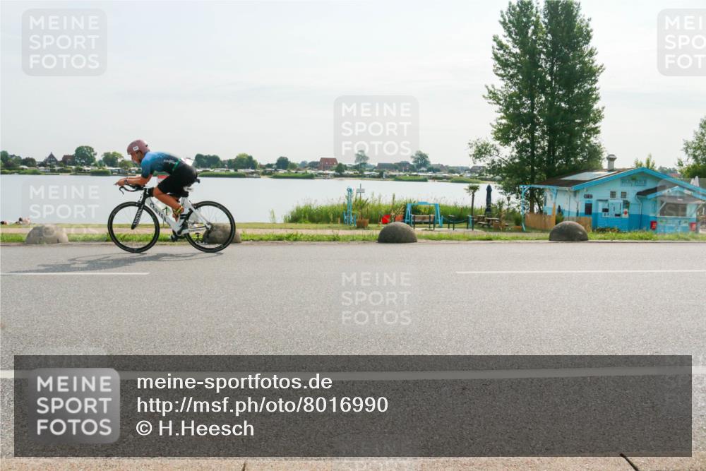 15.06.2025 - 27. Vierlanden-Triathlon H.Heesch http://msf.ph/oto/8016990 15.06.2025 09:17:29 Radfahren 176, 204 meine-sportfotos.de