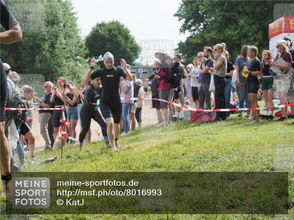 15.06.2025 - 27. Vierlanden-Triathlon KatJ http://msf.ph/oto/8016993 15.06.2025 10:16:30 Schwimmen 477, 487, 491, 494, 499, 523, 526, 549, 574, 614, 634 meine-sportfotos.de