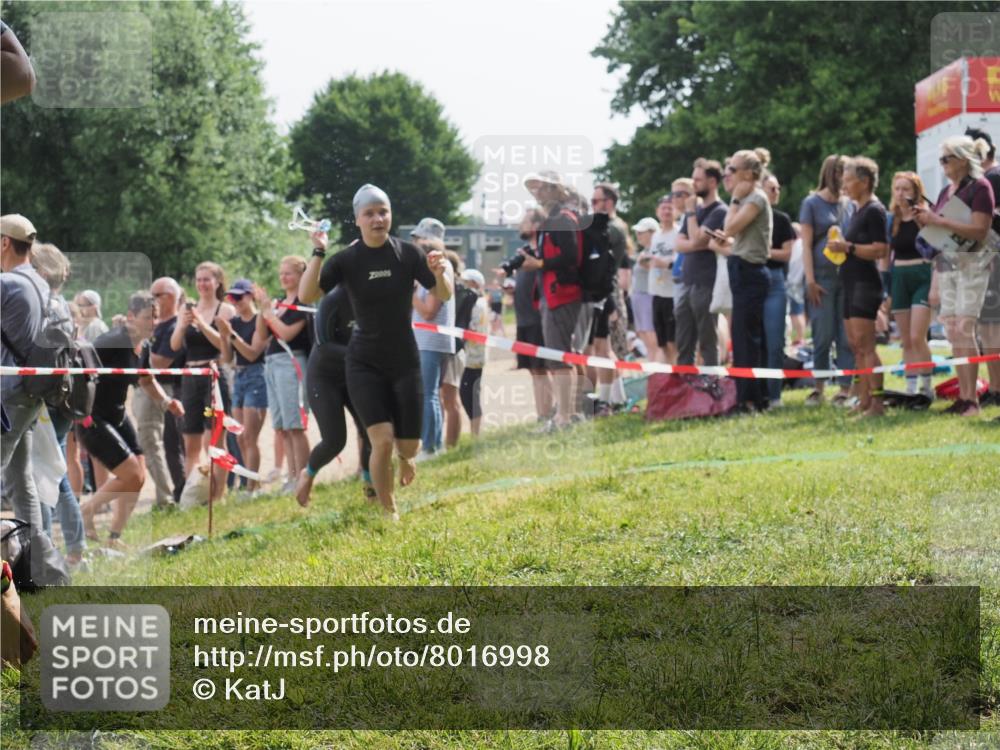 15.06.2025 - 27. Vierlanden-Triathlon KatJ http://msf.ph/oto/8016998 15.06.2025 10:16:30 Schwimmen 477, 487, 491, 494, 499, 523, 526, 549, 574, 614, 634 meine-sportfotos.de