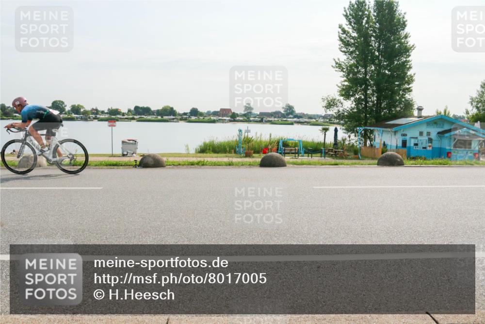 15.06.2025 - 27. Vierlanden-Triathlon H.Heesch http://msf.ph/oto/8017005 15.06.2025 09:17:30 Radfahren 204 meine-sportfotos.de