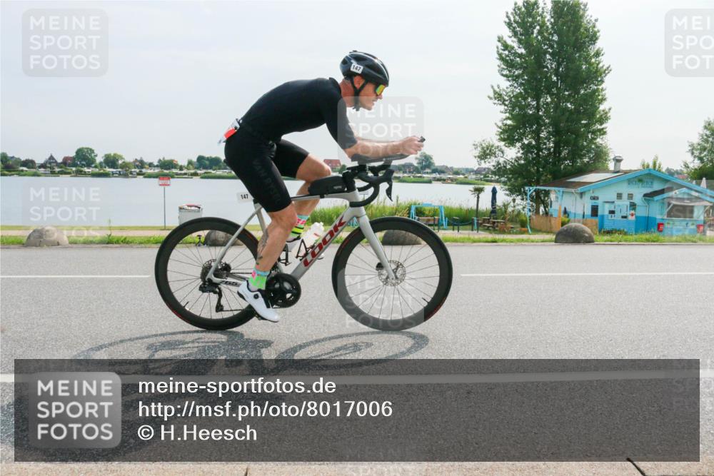 15.06.2025 - 27. Vierlanden-Triathlon H.Heesch http://msf.ph/oto/8017006 15.06.2025 09:59:03 Radfahren 147 meine-sportfotos.de