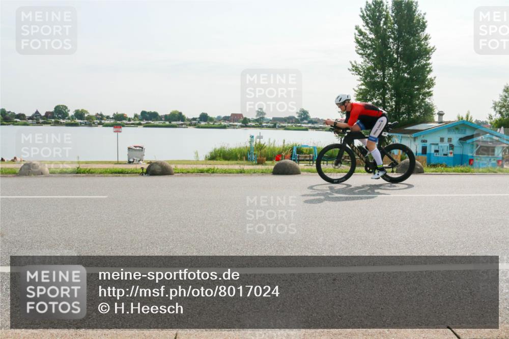 15.06.2025 - 27. Vierlanden-Triathlon H.Heesch http://msf.ph/oto/8017024 15.06.2025 09:17:41 Radfahren 27, 85 meine-sportfotos.de