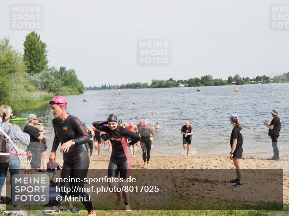 21.06.2025 - 27. Vierlanden-Triathlon MichiJ http://msf.ph/oto/8017025 15.06.2026 10:17:30 Schwimmen 485, 488, 492, 519, 529, 532, 552, 557, 562, 572, 582, 588, 594, 626 meine-sportfotos.de