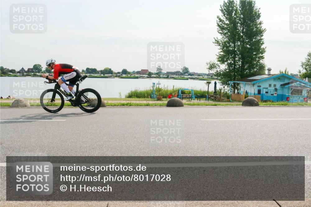 15.06.2025 - 27. Vierlanden-Triathlon H.Heesch http://msf.ph/oto/8017028 15.06.2025 09:17:42 Radfahren 27, 85 meine-sportfotos.de