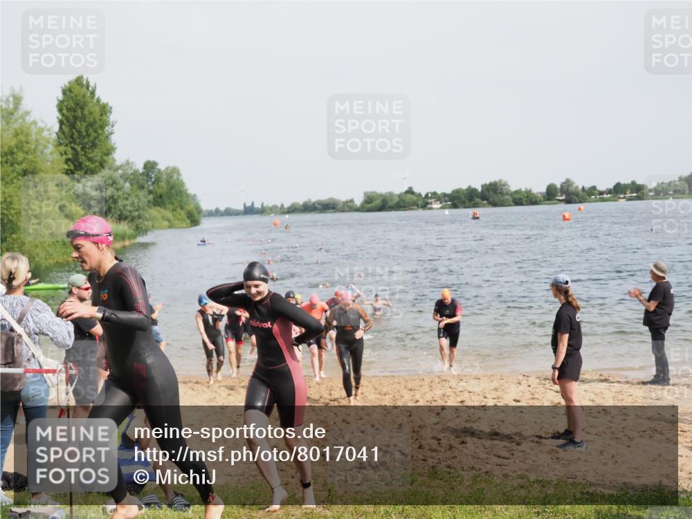 21.06.2025 - 27. Vierlanden-Triathlon MichiJ http://msf.ph/oto/8017041 15.06.2026 10:17:30 Schwimmen 485, 488, 492, 519, 529, 532, 552, 557, 562, 572, 582, 588, 594, 626 meine-sportfotos.de