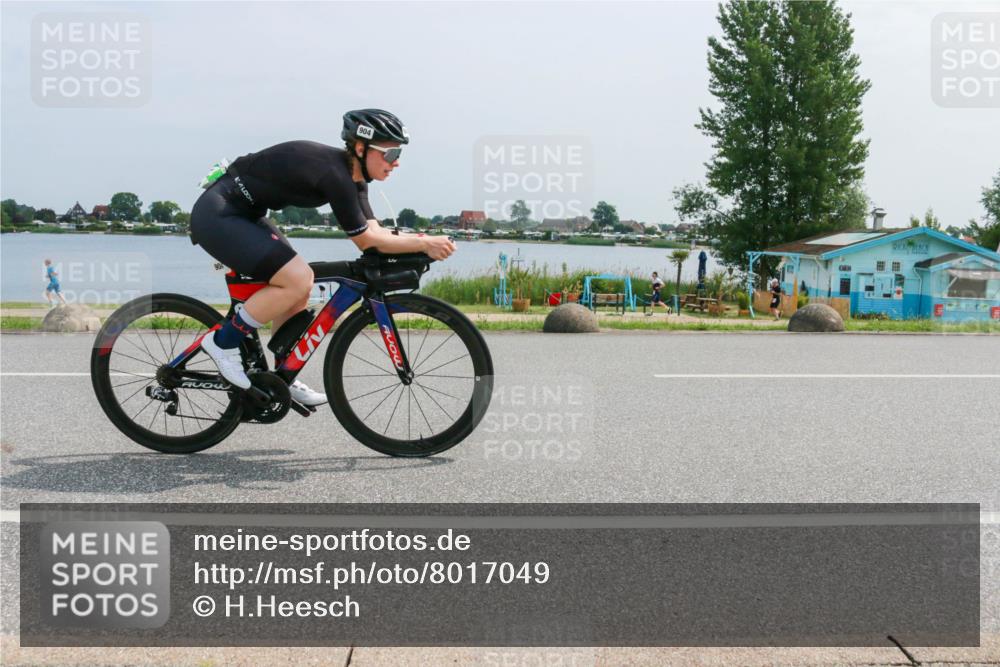 21.06.2025 - 27. Vierlanden-Triathlon H.Heesch http://msf.ph/oto/8017049 15.06.2025 11:57:45 Radfahren 655, 804, 833, 904, 954, 958 meine-sportfotos.de