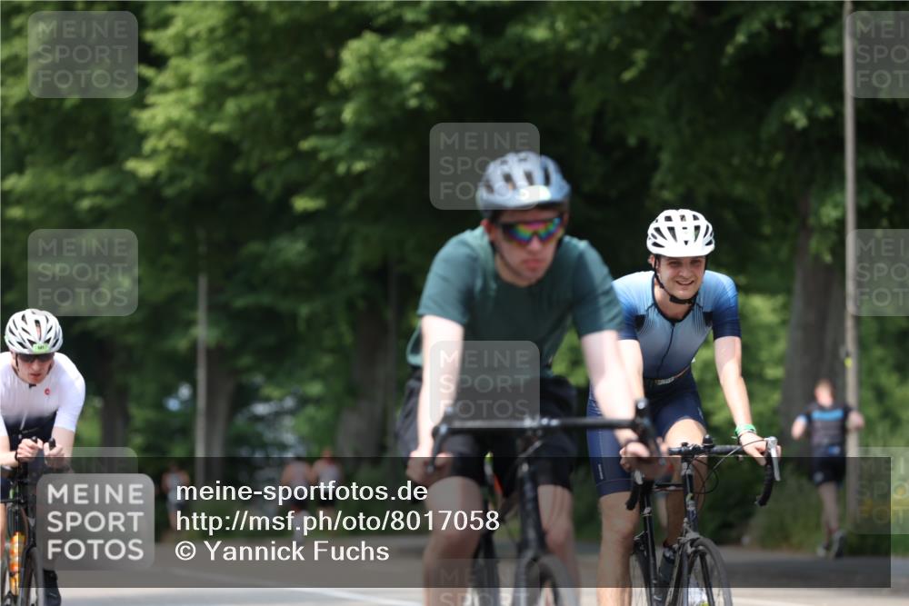 15.06.2025 - 7 Türme Triathlon Yannick Fuchs http://msf.ph/oto/8017058 15.06.2025 13:30:24 Radfahren 332, 462, 681, 1019, 1028, 1070 meine-sportfotos.de