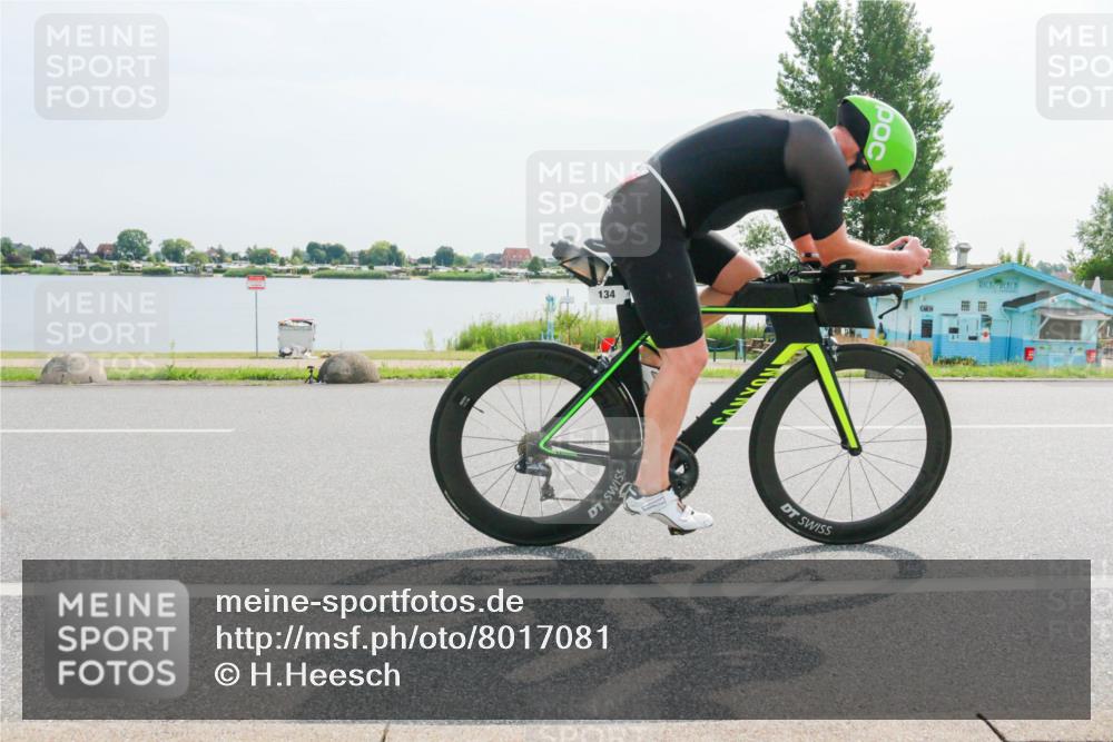 15.06.2025 - 27. Vierlanden-Triathlon H.Heesch http://msf.ph/oto/8017081 15.06.2025 09:59:24 Radfahren 134, 265, 288 meine-sportfotos.de