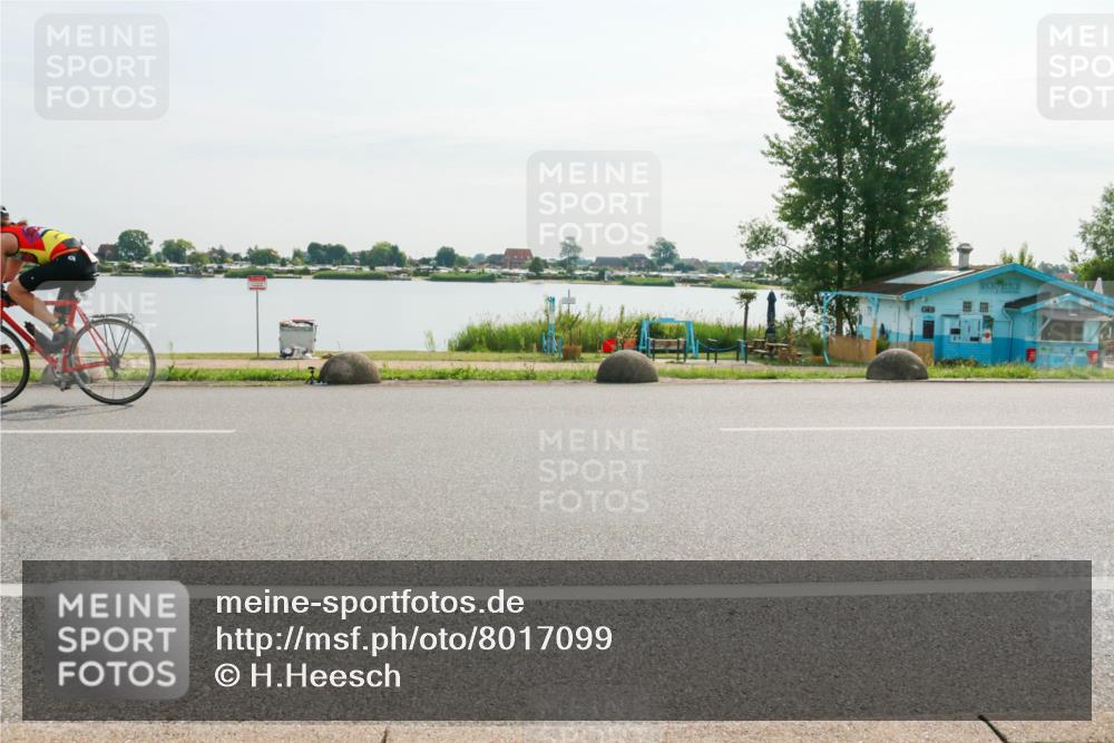 15.06.2025 - 27. Vierlanden-Triathlon H.Heesch http://msf.ph/oto/8017099 15.06.2025 09:17:52 Radfahren 49, 168, 171 meine-sportfotos.de