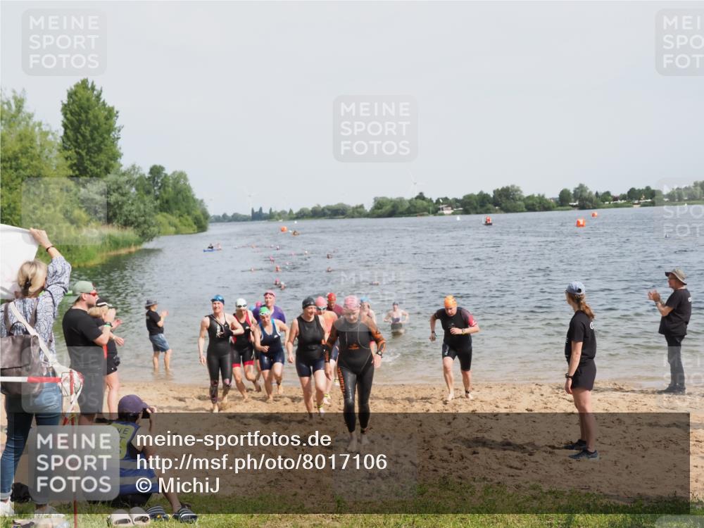 21.06.2025 - 27. Vierlanden-Triathlon MichiJ http://msf.ph/oto/8017106 15.06.2026 10:17:32 Schwimmen 485, 488, 492, 519, 529, 532, 537, 552, 557, 562, 572, 582, 588, 594, 626 meine-sportfotos.de