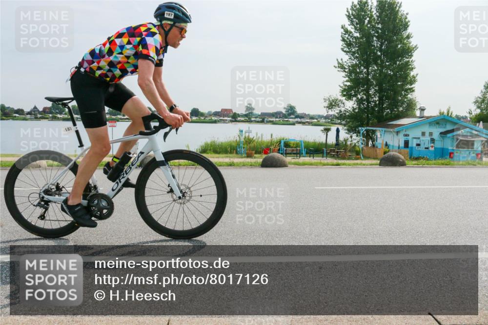 15.06.2025 - 27. Vierlanden-Triathlon H.Heesch http://msf.ph/oto/8017126 15.06.2025 10:00:10 Radfahren 187 meine-sportfotos.de