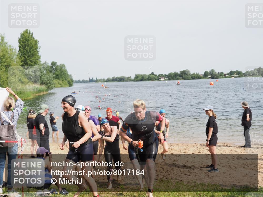 21.06.2025 - 27. Vierlanden-Triathlon MichiJ http://msf.ph/oto/8017184 15.06.2026 10:17:35 Schwimmen 485, 488, 492, 493, 519, 532, 537, 552, 557, 562, 572, 582, 588, 594, 626 meine-sportfotos.de