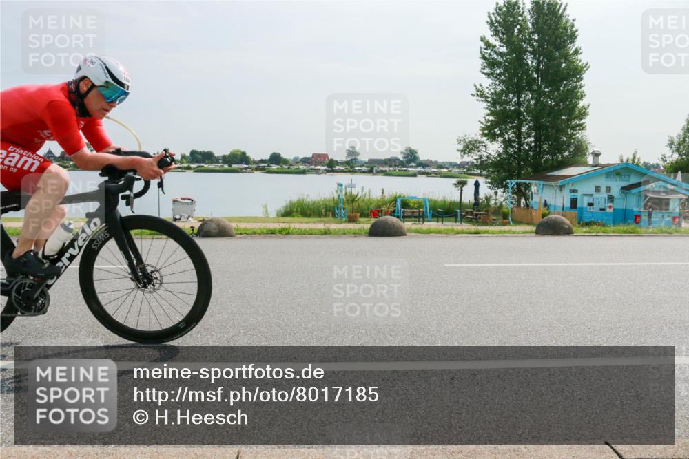 15.06.2025 - 27. Vierlanden-Triathlon H.Heesch http://msf.ph/oto/8017185 15.06.2025 10:00:39 Radfahren 3, 65, 127, 160 meine-sportfotos.de