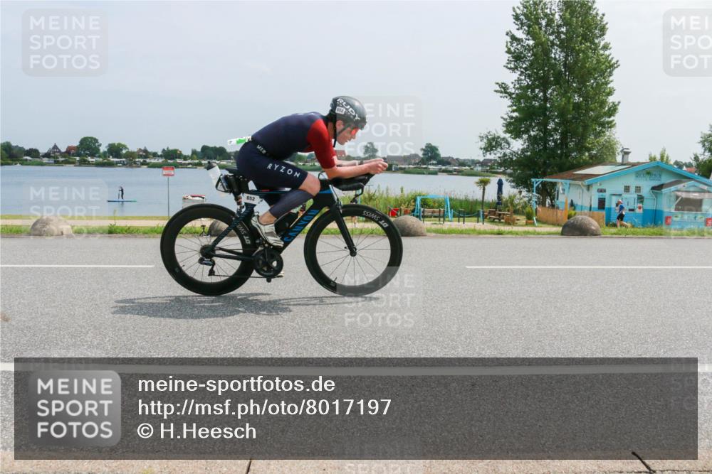 21.06.2025 - 27. Vierlanden-Triathlon H.Heesch http://msf.ph/oto/8017197 15.06.2025 11:58:17 Radfahren 652, 671, 772, 824 meine-sportfotos.de