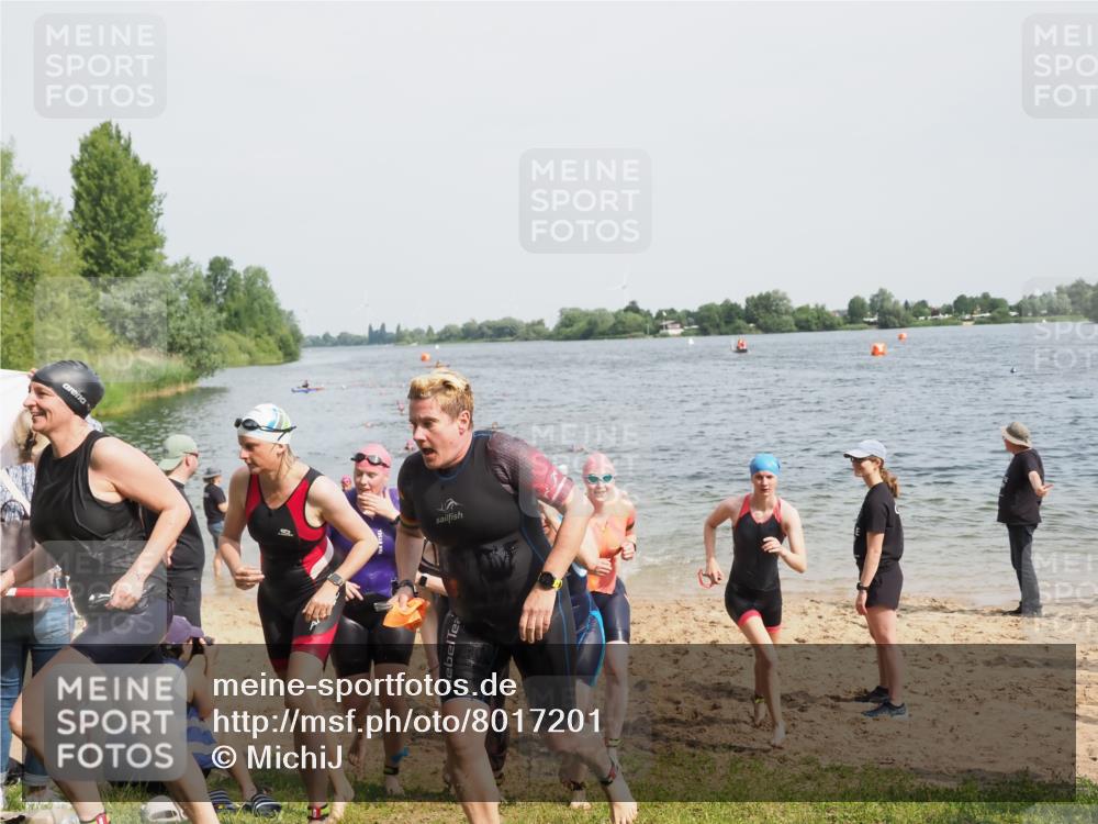 21.06.2025 - 27. Vierlanden-Triathlon MichiJ http://msf.ph/oto/8017201 15.06.2026 10:17:36 Schwimmen 485, 488, 492, 493, 519, 532, 537, 552, 557, 562, 572, 582, 588, 594, 626 meine-sportfotos.de