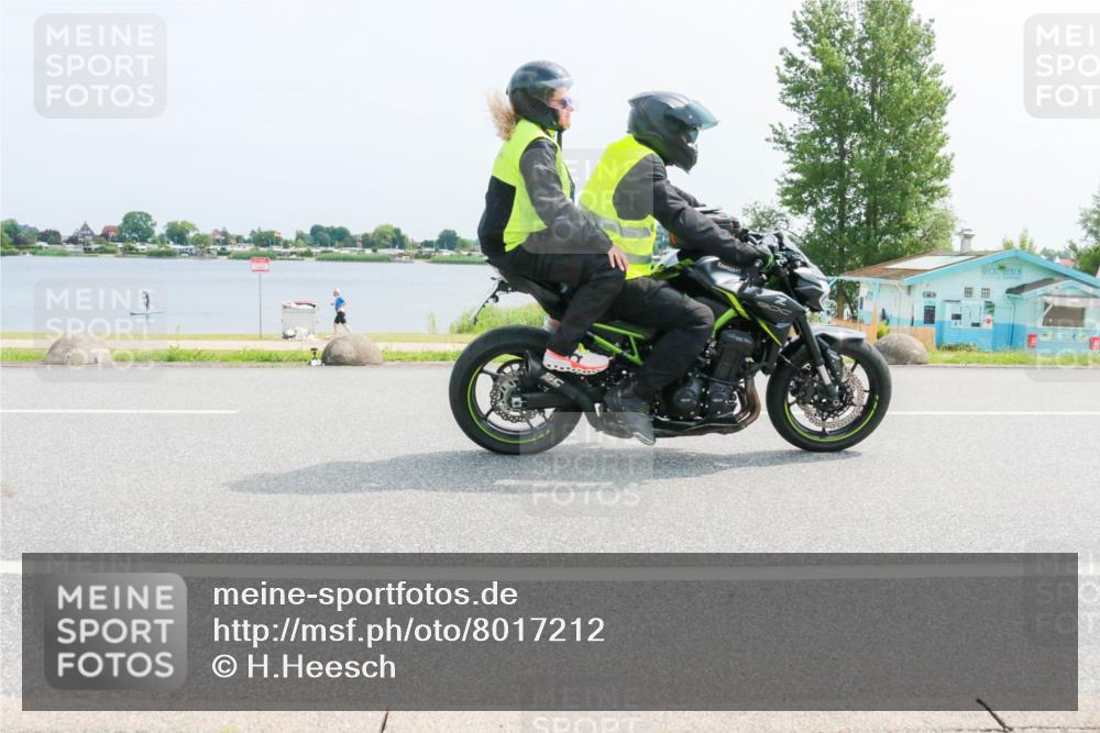 21.06.2025 - 27. Vierlanden-Triathlon H.Heesch http://msf.ph/oto/8017212 15.06.2025 11:58:24 Radfahren  meine-sportfotos.de
