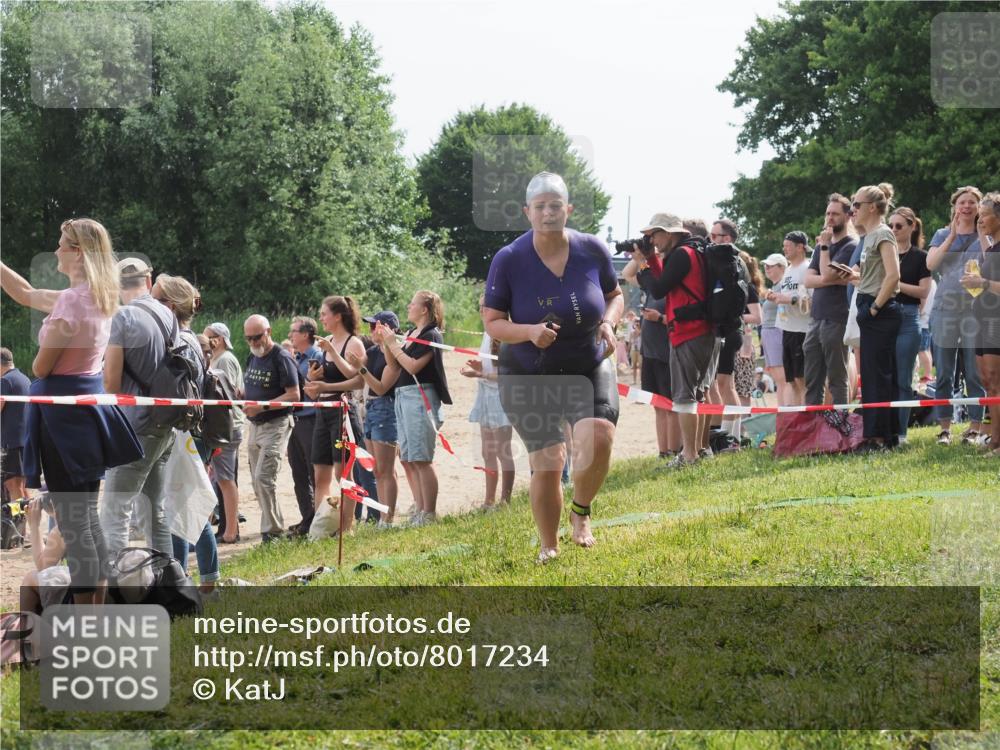 15.06.2025 - 27. Vierlanden-Triathlon KatJ http://msf.ph/oto/8017234 15.06.2025 10:16:36 Schwimmen 487, 491, 499, 526, 549, 574, 614, 634 meine-sportfotos.de