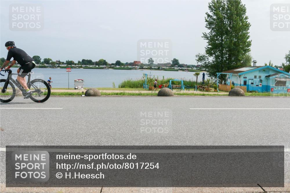 21.06.2025 - 27. Vierlanden-Triathlon H.Heesch http://msf.ph/oto/8017254 15.06.2025 11:58:31 Radfahren 784, 951 meine-sportfotos.de