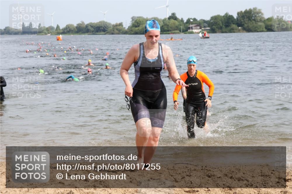 15.06.2025 - 27. Vierlanden-Triathlon Lena Gebhardt http://msf.ph/oto/8017255 15.06.2025 10:15:54 Schwimmen 505, 547, 577, 590, 606, 612, 630 meine-sportfotos.de