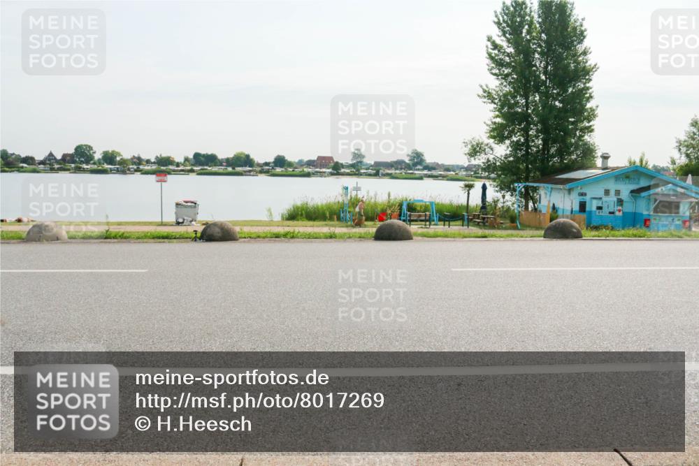 15.06.2025 - 27. Vierlanden-Triathlon H.Heesch http://msf.ph/oto/8017269 15.06.2025 09:18:19 Radfahren 181 meine-sportfotos.de