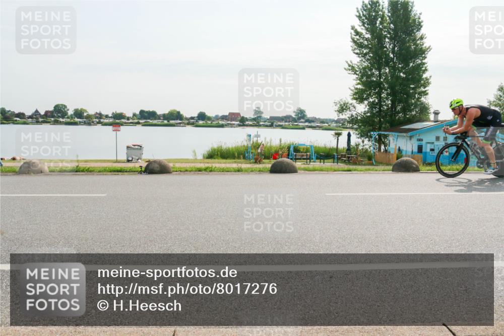 15.06.2025 - 27. Vierlanden-Triathlon H.Heesch http://msf.ph/oto/8017276 15.06.2025 09:18:19 Radfahren 181 meine-sportfotos.de