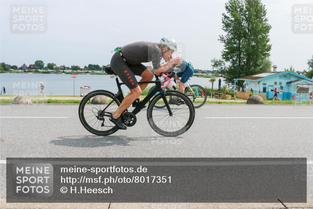 21.06.2025 - 27. Vierlanden-Triathlon H.Heesch http://msf.ph/oto/8017351 15.06.2025 11:58:46 Radfahren 682, 771, 861, 927, 963 meine-sportfotos.de