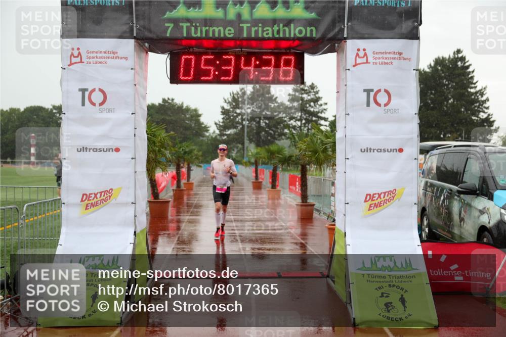 15.06.2025 - 7 Türme Triathlon Michael Strokosch http://msf.ph/oto/8017365 15.06.2025 15:34:37 Ziel 215, 264 meine-sportfotos.de