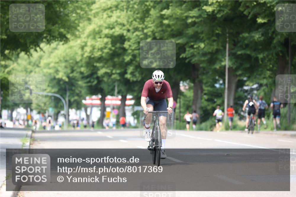 15.06.2025 - 7 Türme Triathlon Yannick Fuchs http://msf.ph/oto/8017369 15.06.2025 13:30:37 Radfahren 545, 786 meine-sportfotos.de