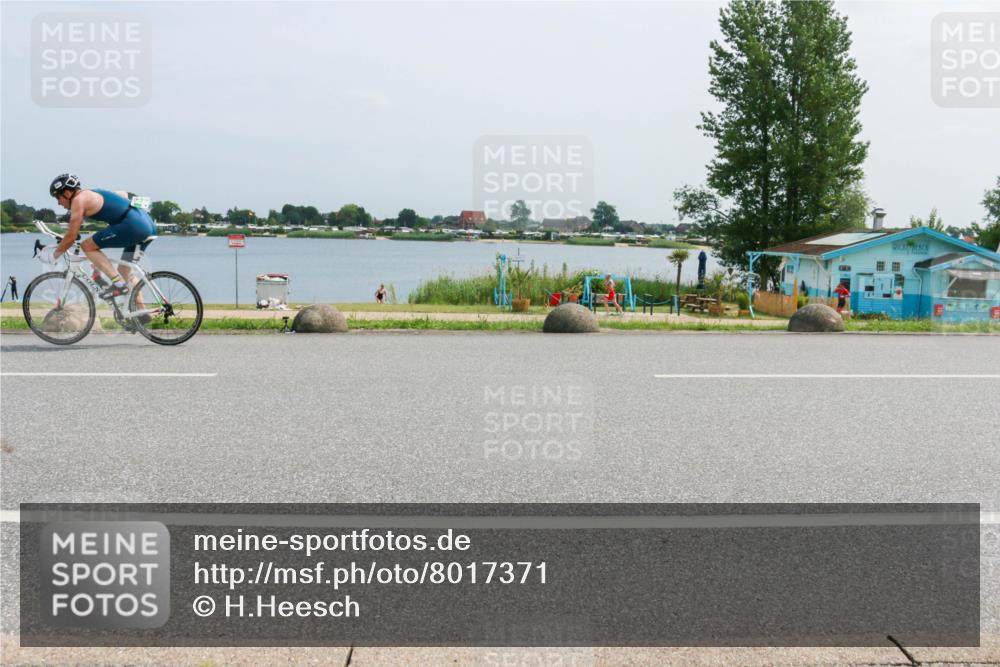 21.06.2025 - 27. Vierlanden-Triathlon H.Heesch http://msf.ph/oto/8017371 15.06.2025 11:58:46 Radfahren 682, 771, 861, 927, 963 meine-sportfotos.de