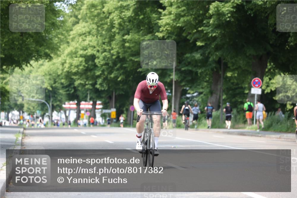 15.06.2025 - 7 Türme Triathlon Yannick Fuchs http://msf.ph/oto/8017382 15.06.2025 13:30:37 Radfahren 545, 786 meine-sportfotos.de