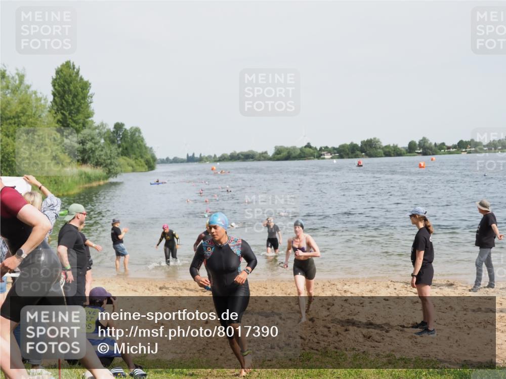 21.06.2025 - 27. Vierlanden-Triathlon MichiJ http://msf.ph/oto/8017390 15.06.2026 10:17:39 Schwimmen 485, 488, 492, 493, 519, 532, 537, 552, 557, 562, 572, 588, 626 meine-sportfotos.de