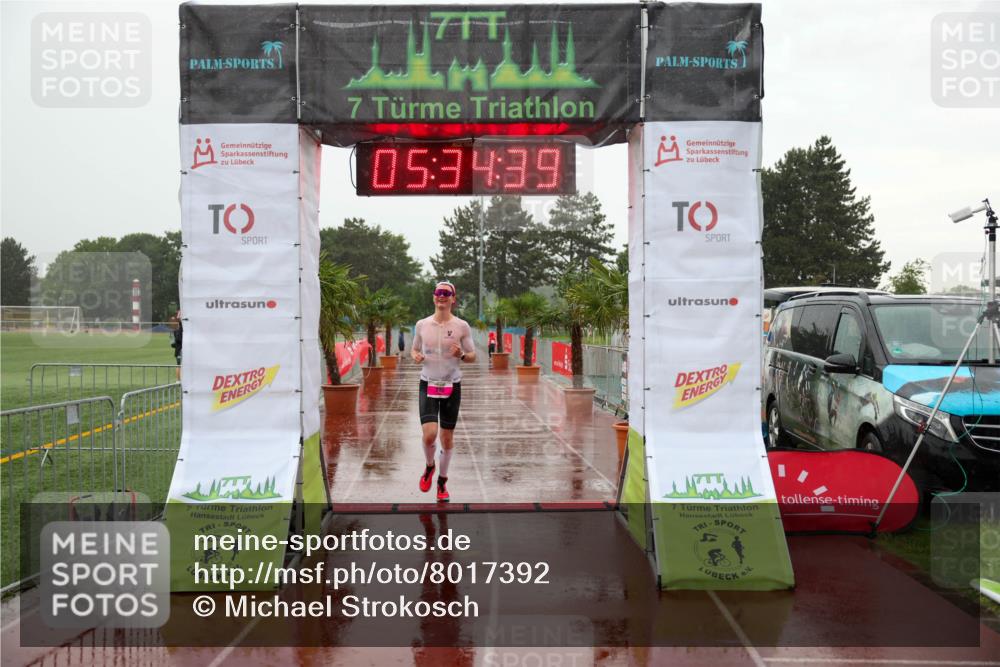 15.06.2025 - 7 Türme Triathlon Michael Strokosch http://msf.ph/oto/8017392 15.06.2025 15:34:39 Ziel 215, 264 meine-sportfotos.de