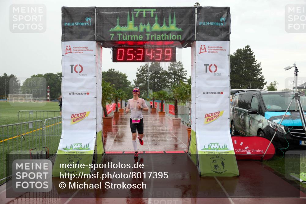 15.06.2025 - 7 Türme Triathlon Michael Strokosch http://msf.ph/oto/8017395 15.06.2025 15:34:39 Ziel 215, 264 meine-sportfotos.de