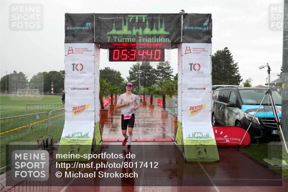 15.06.2025 - 7 Türme Triathlon Michael Strokosch http://msf.ph/oto/8017412 15.06.2025 15:34:39 Ziel 215, 264 meine-sportfotos.de