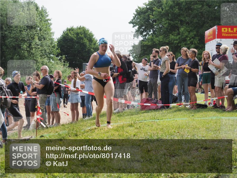 15.06.2025 - 27. Vierlanden-Triathlon KatJ http://msf.ph/oto/8017418 15.06.2025 10:16:49 Schwimmen 501, 516, 595, 604, 633 meine-sportfotos.de