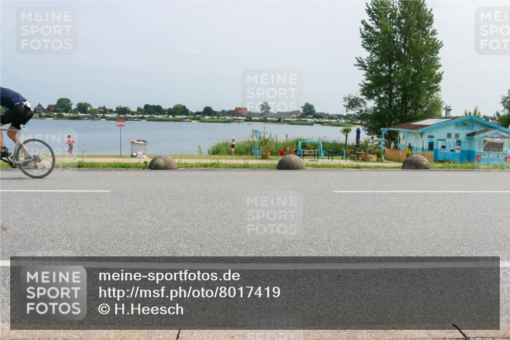 21.06.2025 - 27. Vierlanden-Triathlon H.Heesch http://msf.ph/oto/8017419 15.06.2025 11:58:53 Radfahren 852, 856, 861 meine-sportfotos.de