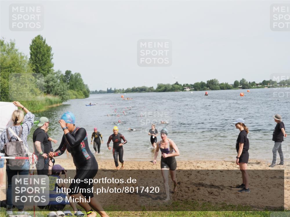 21.06.2025 - 27. Vierlanden-Triathlon MichiJ http://msf.ph/oto/8017420 15.06.2026 10:17:39 Schwimmen 485, 488, 492, 493, 519, 532, 537, 552, 557, 562, 572, 588, 626 meine-sportfotos.de