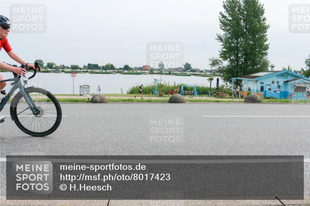 15.06.2025 - 27. Vierlanden-Triathlon H.Heesch http://msf.ph/oto/8017423 15.06.2025 11:14:01 Radfahren 207, 214, 556, 645 meine-sportfotos.de