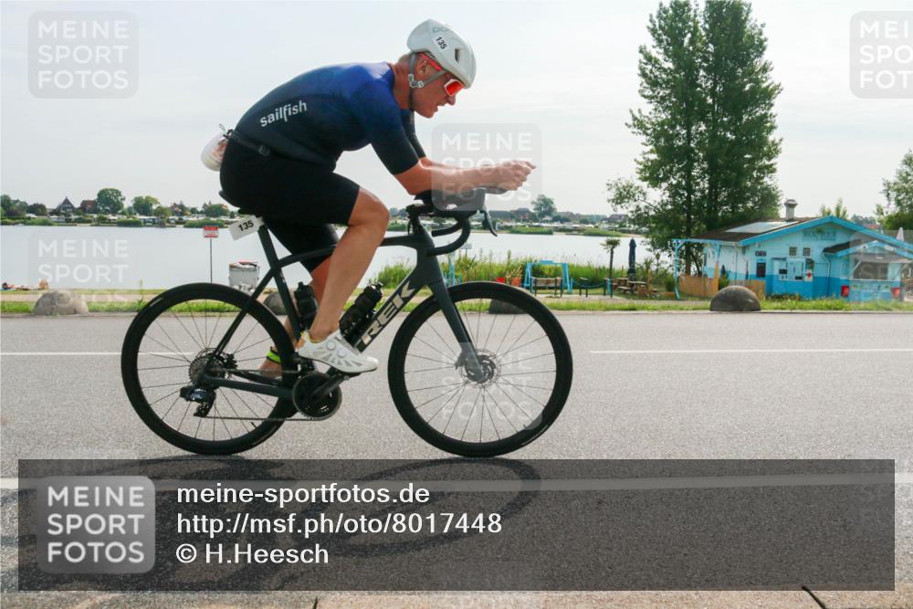 15.06.2025 - 27. Vierlanden-Triathlon H.Heesch http://msf.ph/oto/8017448 15.06.2025 09:19:26 Radfahren 12, 77, 135 meine-sportfotos.de