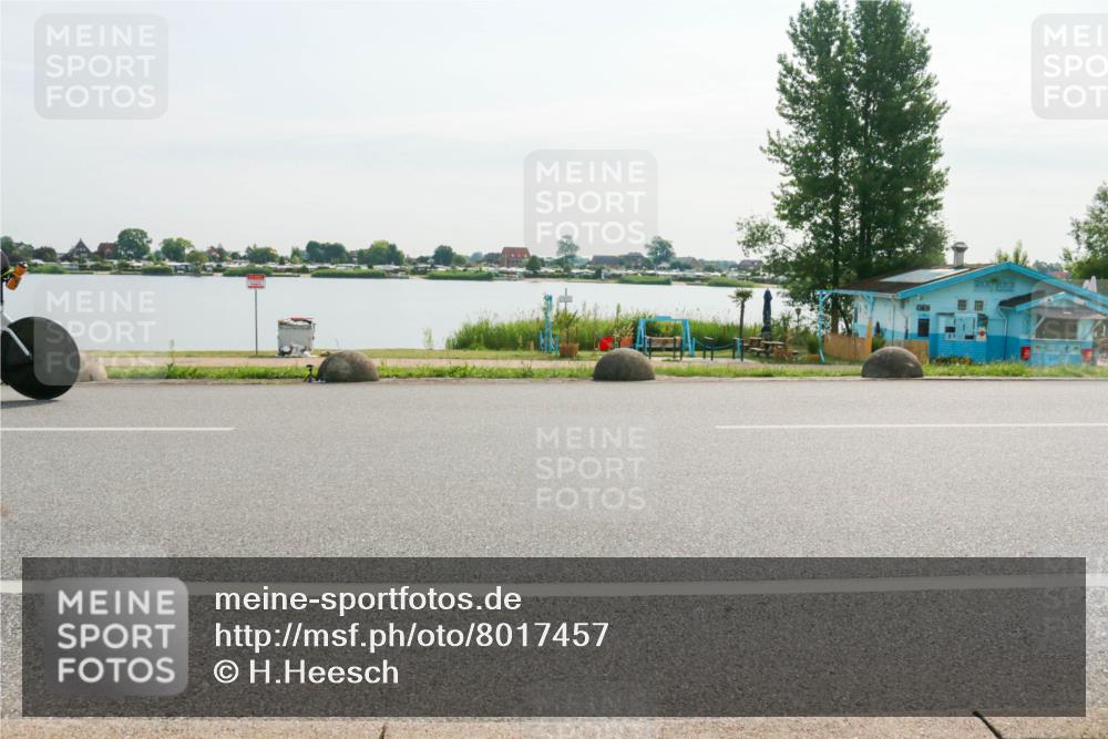 15.06.2025 - 27. Vierlanden-Triathlon H.Heesch http://msf.ph/oto/8017457 15.06.2025 09:19:33 Radfahren 120, 122, 128 meine-sportfotos.de