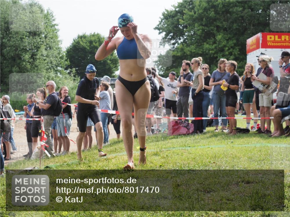 15.06.2025 - 27. Vierlanden-Triathlon KatJ http://msf.ph/oto/8017470 15.06.2025 10:16:50 Schwimmen 501, 516, 551, 595, 604, 633 meine-sportfotos.de