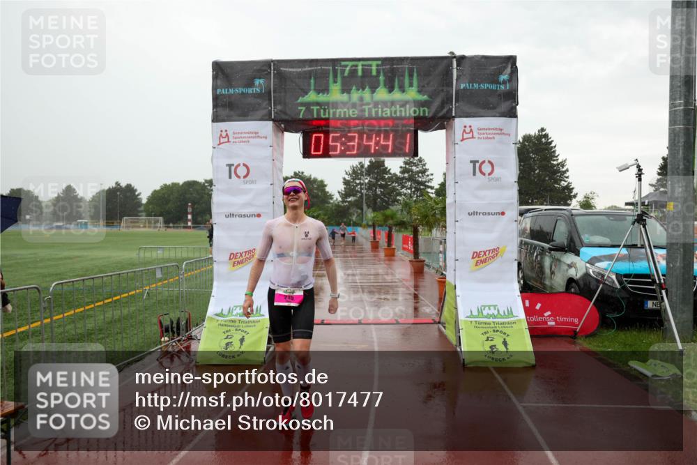 15.06.2025 - 7 Türme Triathlon Michael Strokosch http://msf.ph/oto/8017477 15.06.2025 15:34:41 Ziel 215 meine-sportfotos.de