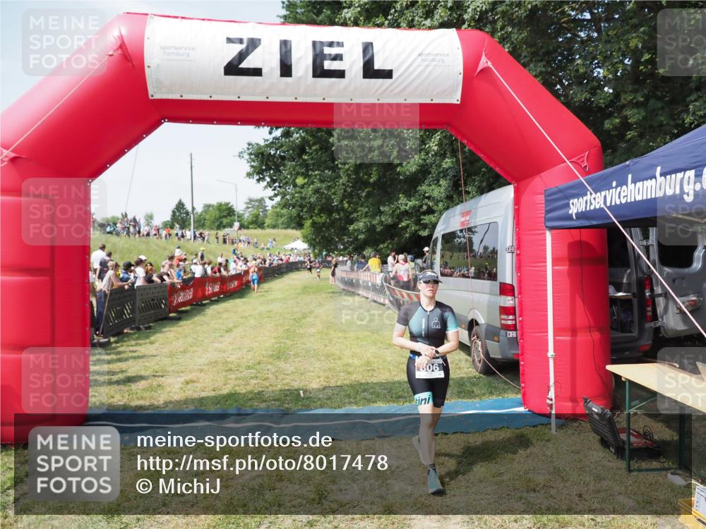 21.06.2025 - 27. Vierlanden-Triathlon MichiJ http://msf.ph/oto/8017478 15.06.2026 11:33:19 Ziel 317, 508, 606 meine-sportfotos.de