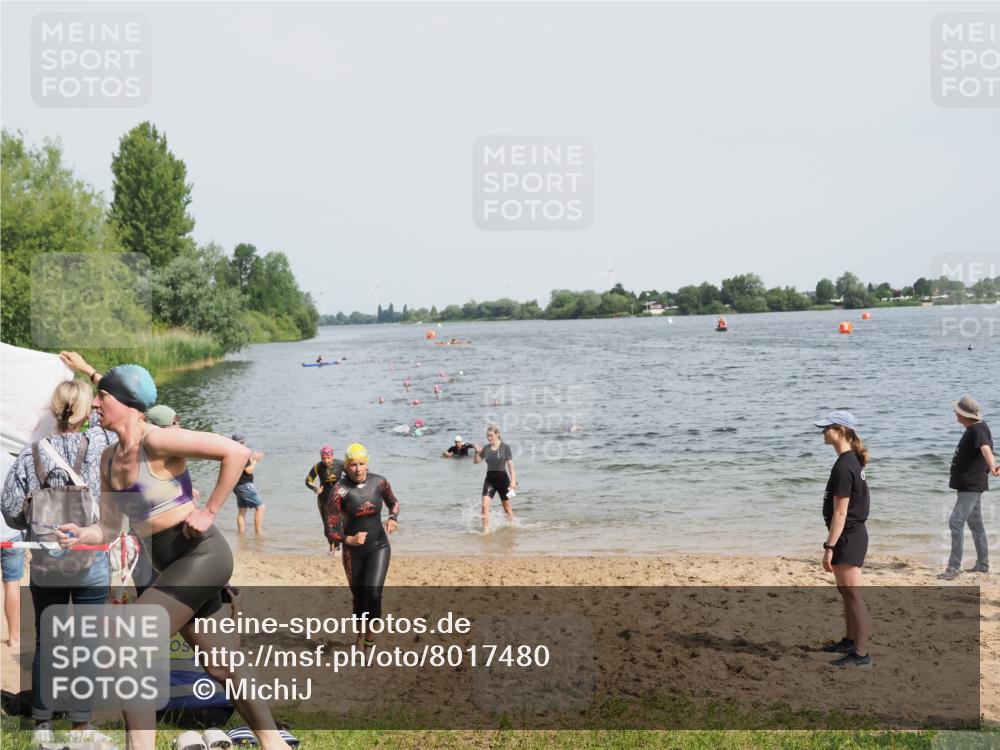 21.06.2025 - 27. Vierlanden-Triathlon MichiJ http://msf.ph/oto/8017480 15.06.2026 10:17:41 Schwimmen 485, 488, 492, 493, 519, 522, 532, 537, 552, 557, 562, 563, 572, 588, 626 meine-sportfotos.de