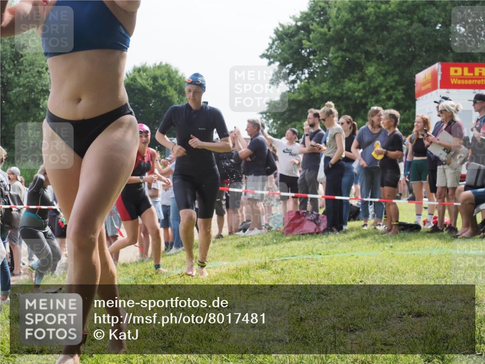 15.06.2025 - 27. Vierlanden-Triathlon KatJ http://msf.ph/oto/8017481 15.06.2025 10:16:51 Schwimmen 501, 516, 551, 595, 604, 633 meine-sportfotos.de