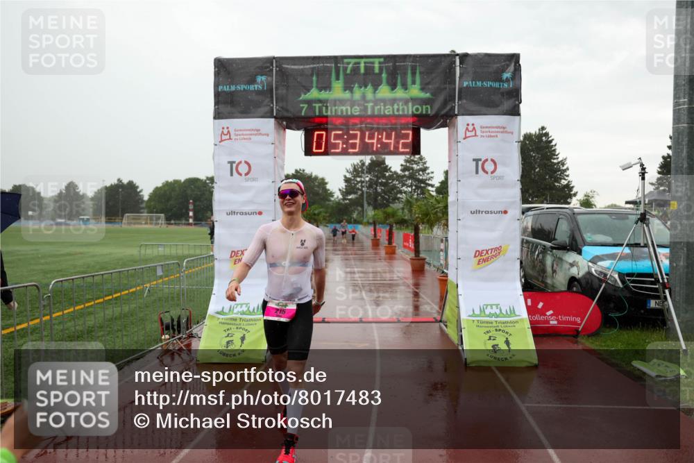 15.06.2025 - 7 Türme Triathlon Michael Strokosch http://msf.ph/oto/8017483 15.06.2025 15:34:41 Ziel 215 meine-sportfotos.de