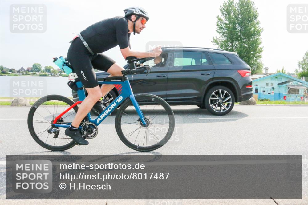15.06.2025 - 27. Vierlanden-Triathlon H.Heesch http://msf.ph/oto/8017487 15.06.2025 10:03:40 Radfahren 58, 114, 304, 308 meine-sportfotos.de
