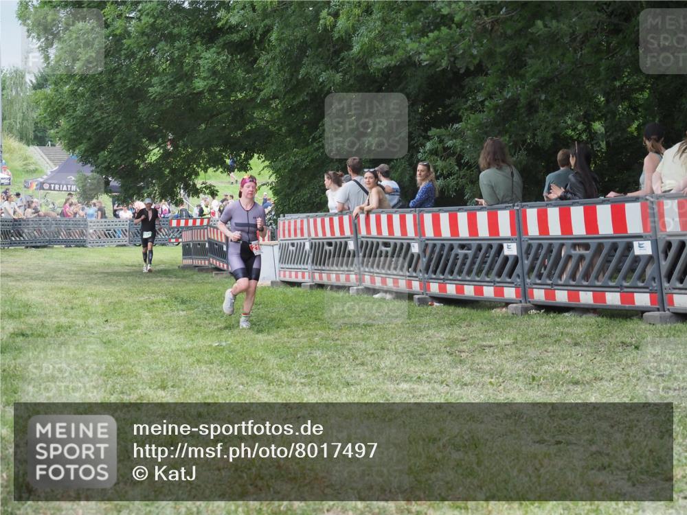 21.06.2025 - 27. Vierlanden-Triathlon KatJ http://msf.ph/oto/8017497 15.06.2025 13:17:36 Ziel 216, 862 meine-sportfotos.de