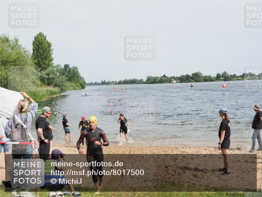 21.06.2025 - 27. Vierlanden-Triathlon MichiJ http://msf.ph/oto/8017500 15.06.2026 10:17:42 Schwimmen 485, 488, 492, 493, 519, 522, 532, 537, 552, 557, 562, 563, 588, 626 meine-sportfotos.de