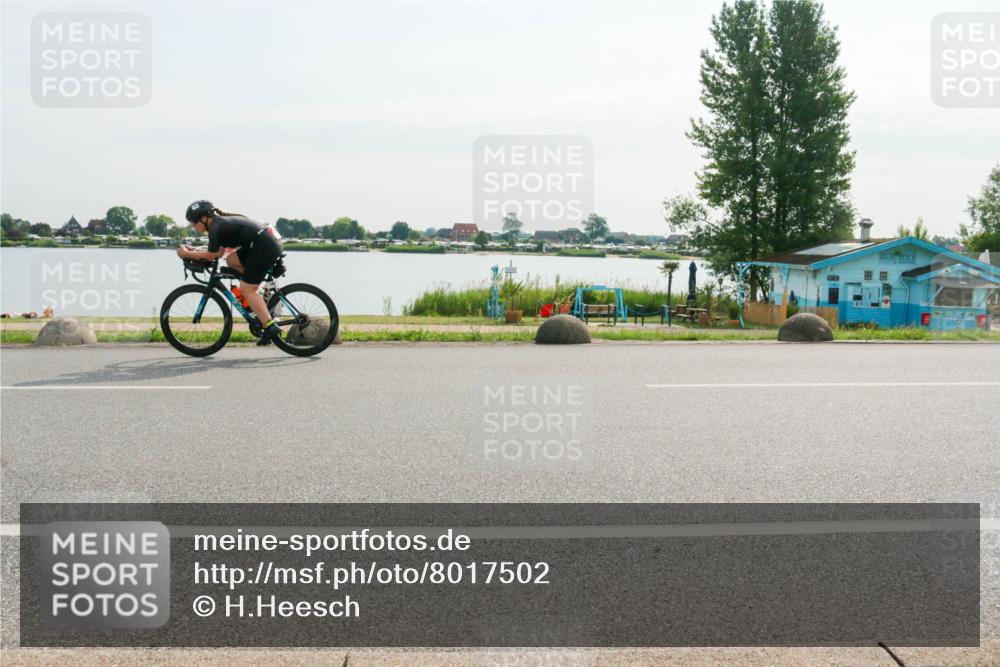 15.06.2025 - 27. Vierlanden-Triathlon H.Heesch http://msf.ph/oto/8017502 15.06.2025 09:19:39 Radfahren 99, 120, 122, 199 meine-sportfotos.de